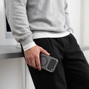 Coque MagZero MagSafe pour iPhone 18 Pro Tech-Protect Noir mat — visuel 7