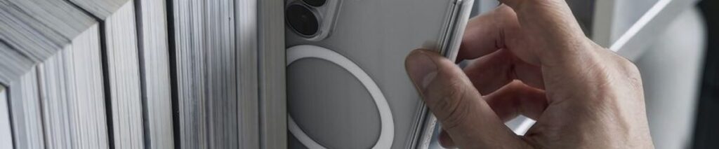 La coque ultrafine Spigen AirSkin pour smartphone pliable
