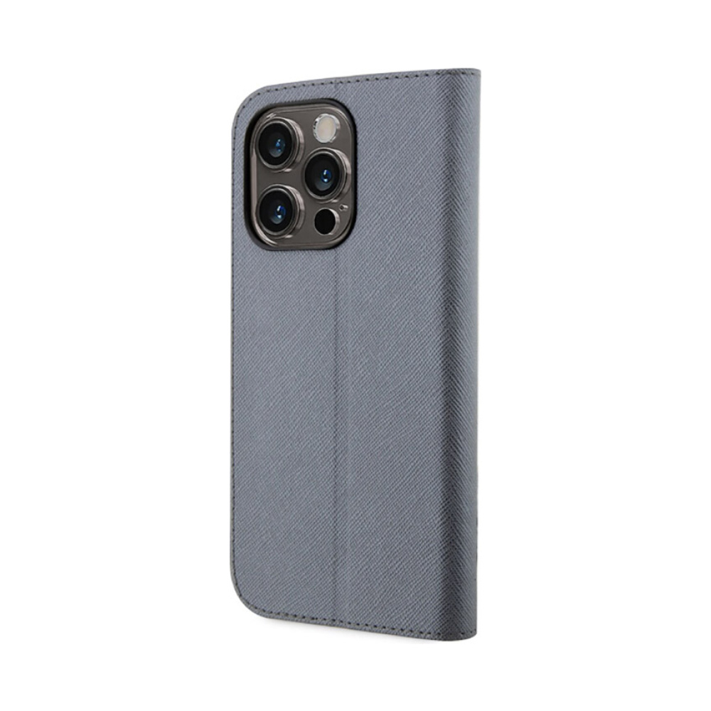 Coque iPhone 14 Pro Karl Lagerfeld Booktype NFT Saffiano Karl & Choupette argentée — visuel 2