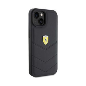 Coque iPhone 15 Ferrari Quilted Metal Logo noire — visuel 4